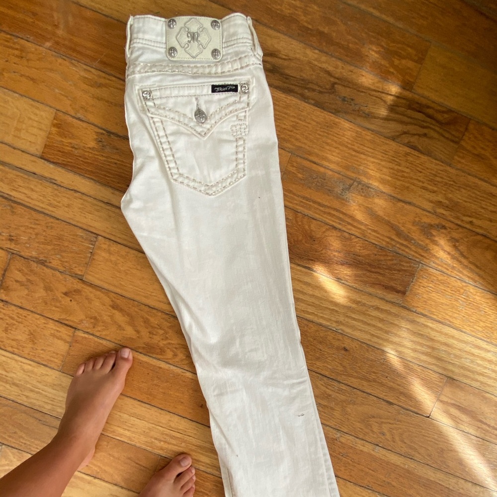 29 white miss me jeans